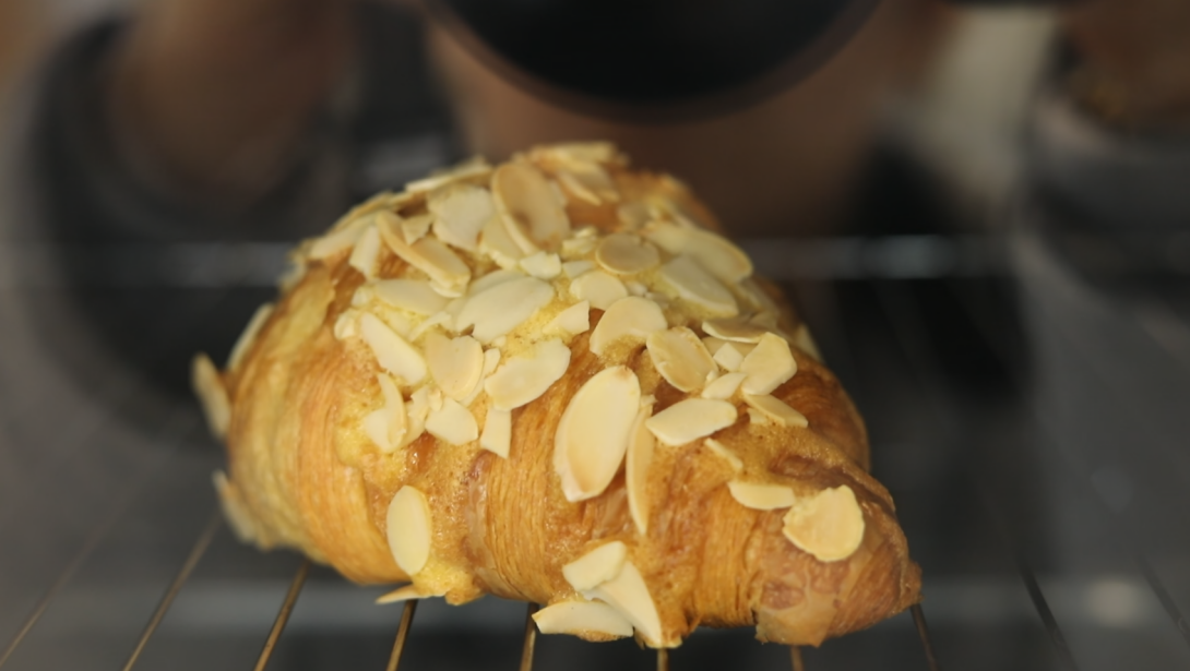 冷冻面包 = 口感打折？早安咚咚用实力证明：复烤就是现烤！